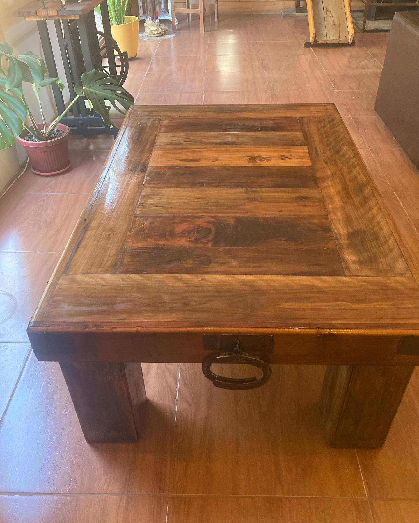 Linda mesa de centro de madera rauli y roble, medidas 120x 0.80 x 45 de altura, envíos y despachos a todas las regiones