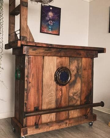 Bar rústico, medidas 130x050 x 110 alto, roble y rauli, entregado … cliente feliz