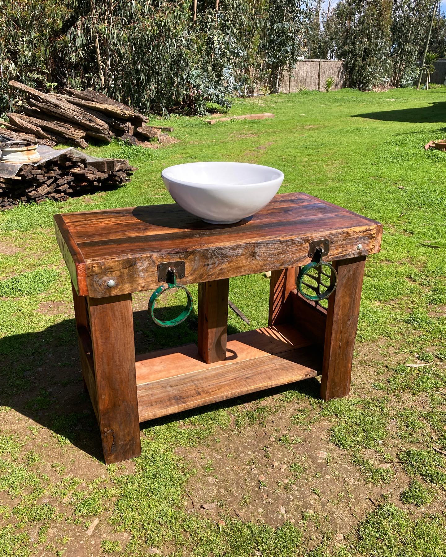 Hermoso mueble de baño para vanitorio medidas 1 metro ancho x 50 de fondo y 75 alto. ( el orificio para el vanitorio es opcional el lado donde va )