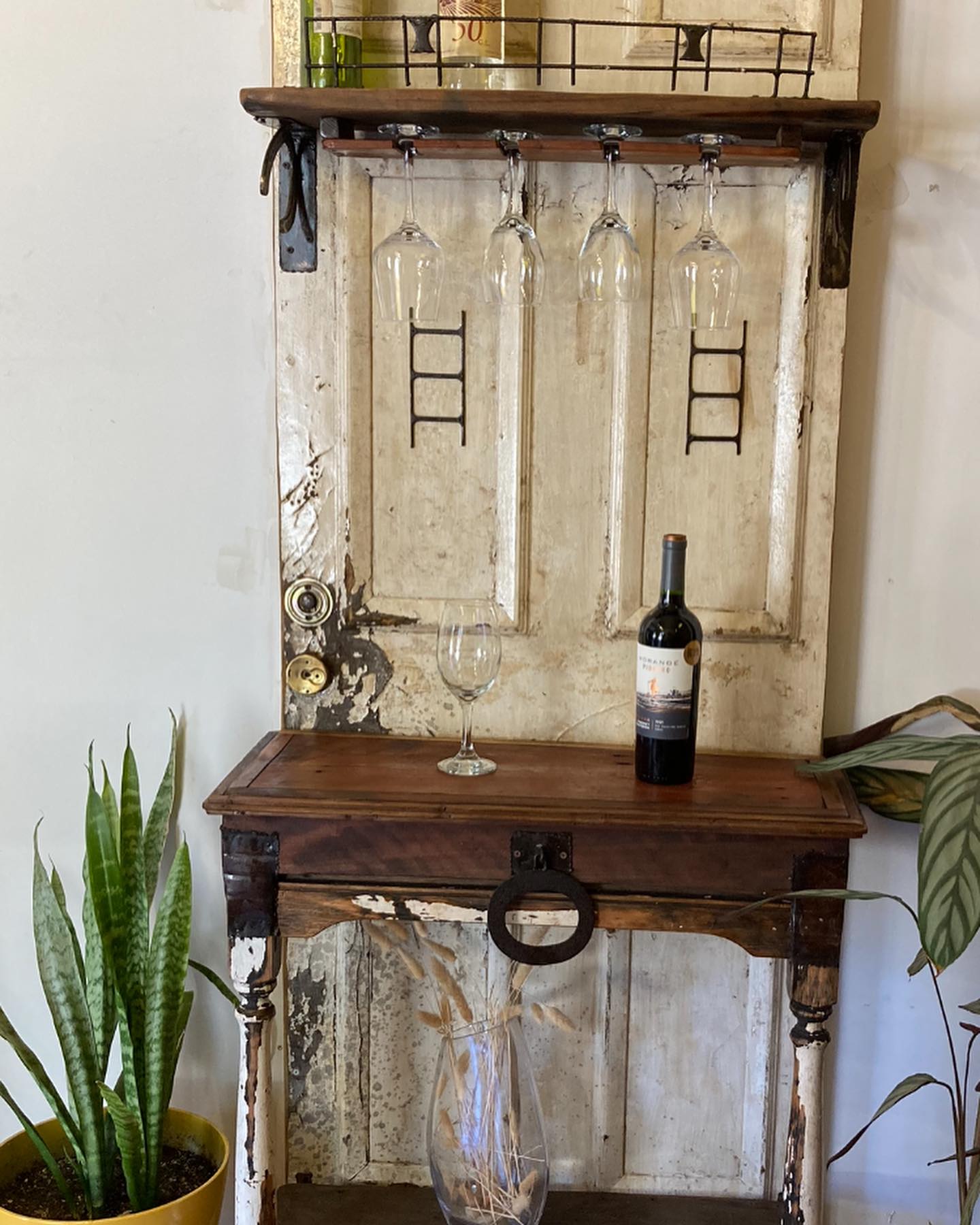 Lindo arrimo bar de puerta vintage, medidas 1.90 x 0.72 x 0.30 fondo, despachos quinta región y encomienda a todo chile