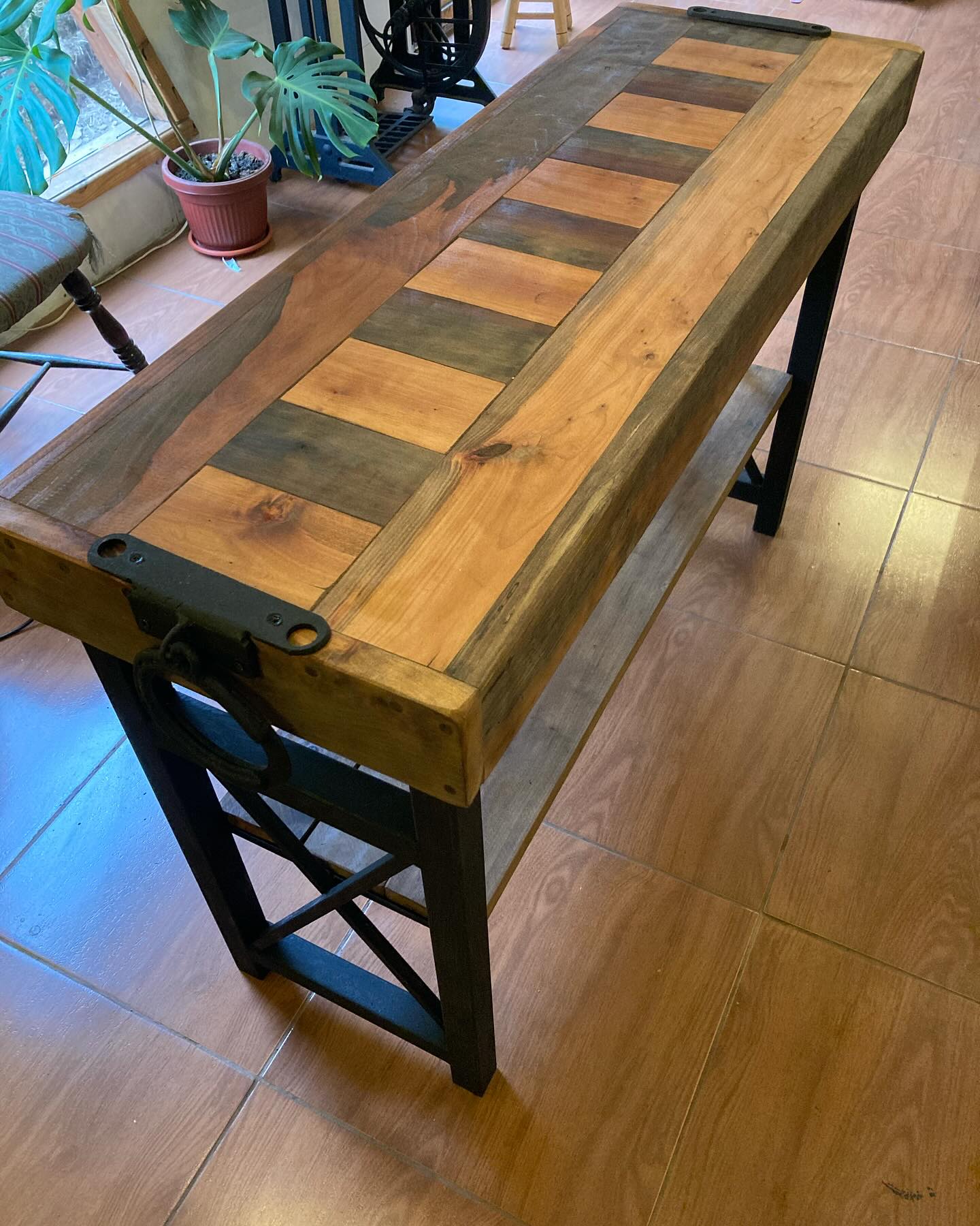 Lindo arrimo de rauli y roble las medidas son 1.00 largo x 0.45 ancho x 0.80 alto